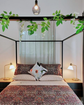 Oohlala - High ceiling Peaceful Relaxing Bushland view